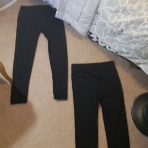 2 pairs of black leggings